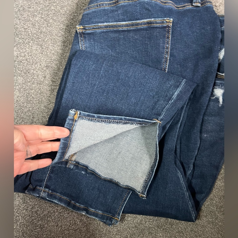 AVA & VIV Distressed Medium Wash Denim
High Rise Jeans Women's Size 26 - Picture 6 of 10